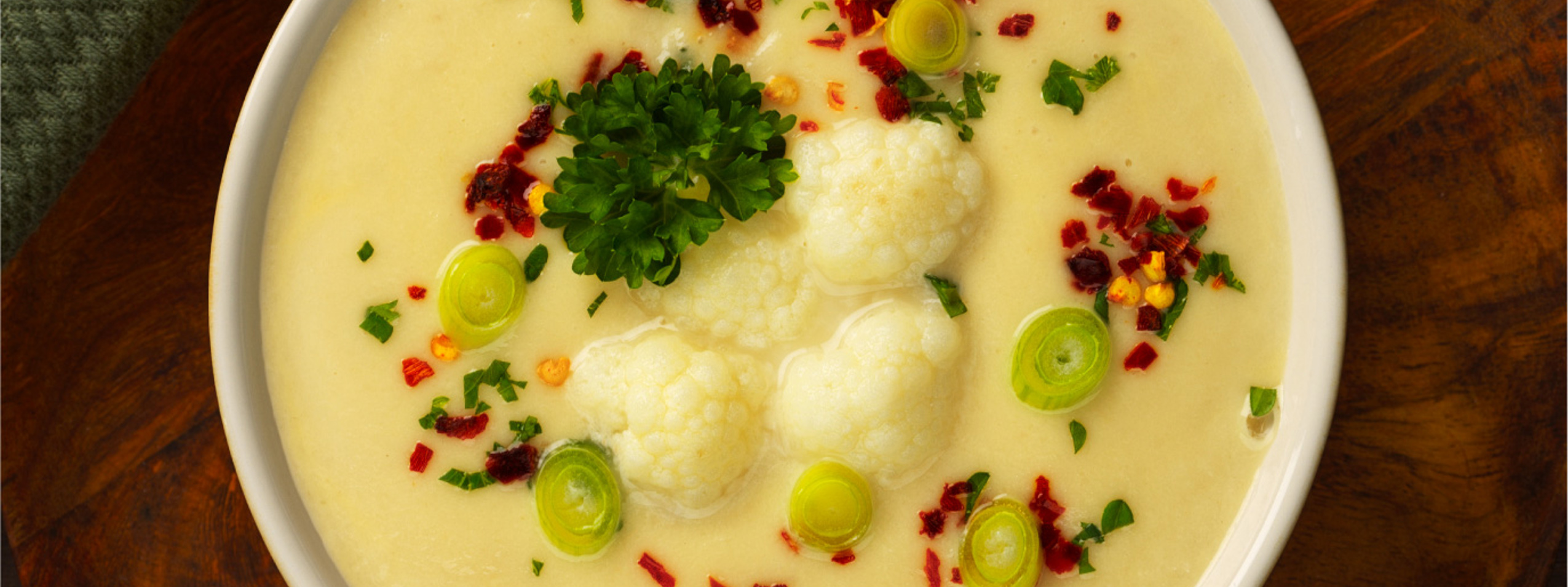 Enkel blomkålsuppe med kyllingkraft