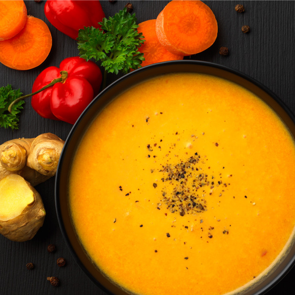 Spicy Gulrotsuppe med beinbuljong